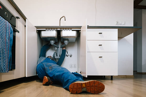 Professional Emergency Plumber technician working in Bryn Athyn, PA
